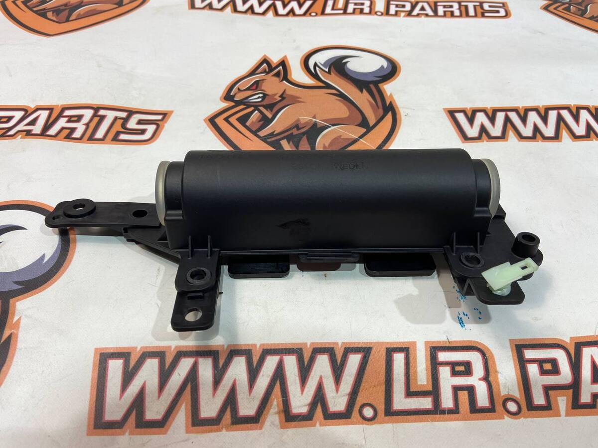 LR137725 Balancer on the LAND ROVER DISCOVERY SPORT (L550) 2015- Used